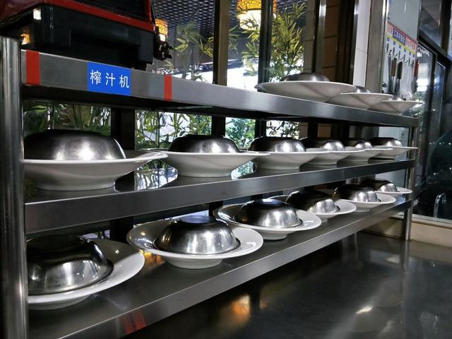 平?jīng)鍪准摇?D廚房”順利通過驗(yàn)收，樹立餐飲品牌管理新標(biāo)桿